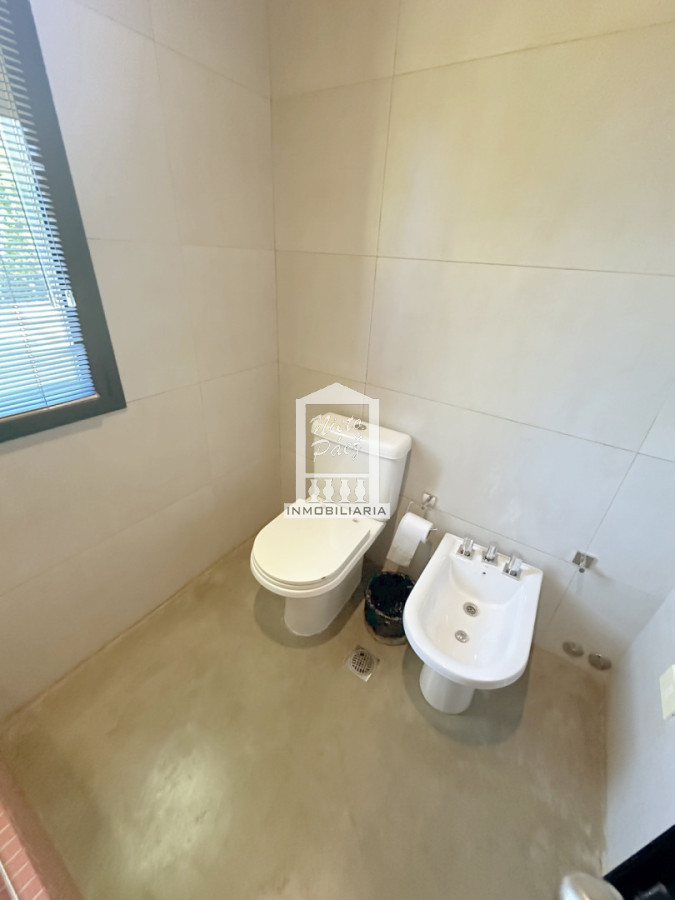 Casa ID.34860 - Barrio Privado, 3 dorm y servicio. Piscina. DVH