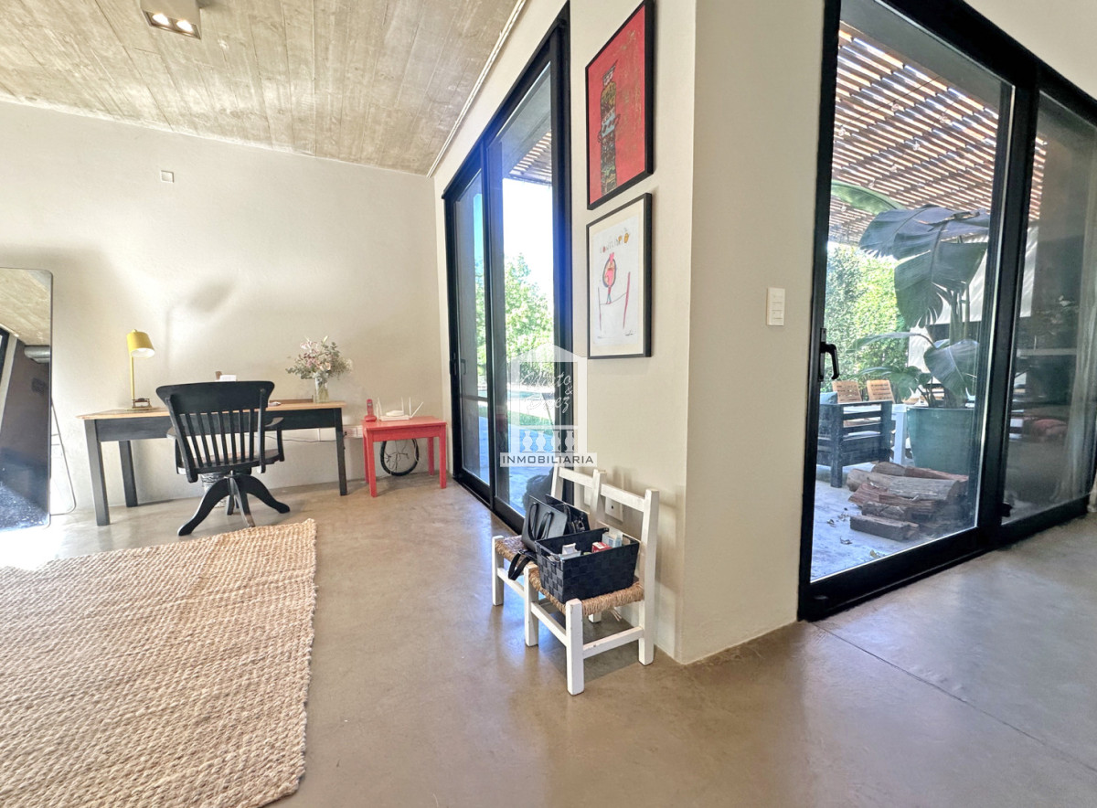 Casa ID.34860 - Barrio Privado, 3 dorm y servicio. Piscina. DVH