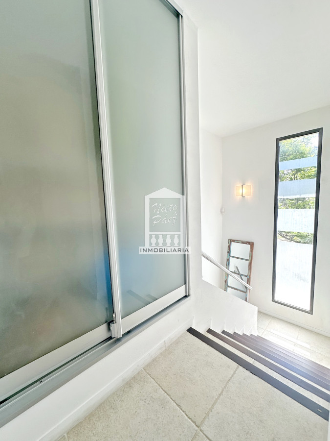 Casa ID.40198 - Exclusivo barrio privado, 3 suites + servicio completo, pileta. Losa radiante