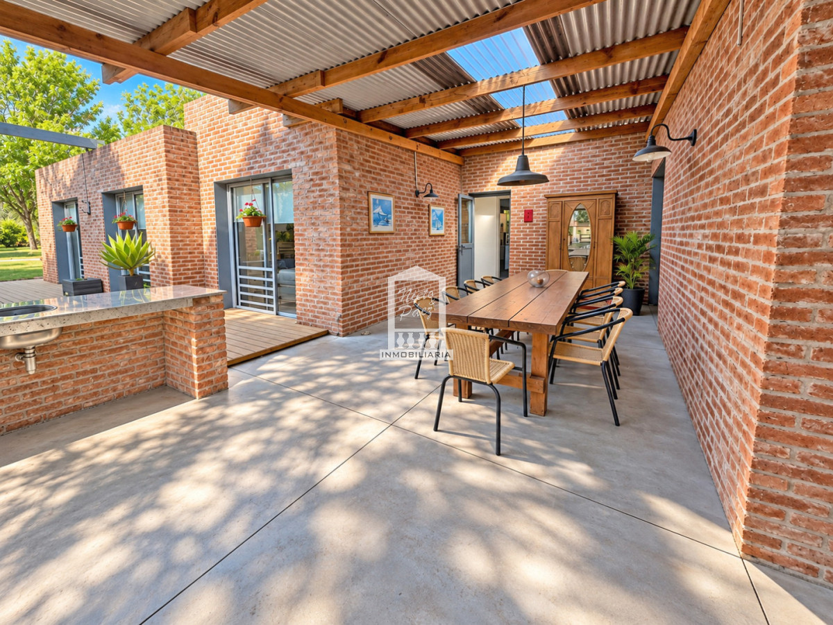 Casa ID.41528 - Casa de 4 dormitorios en La Arbolada, Barrio Privado, Punta del Este