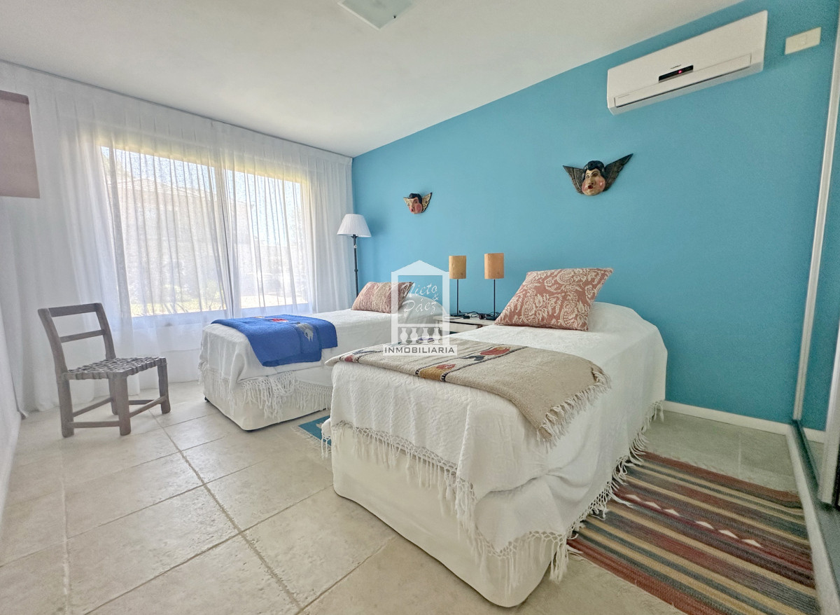 Casa ID.40198 - Exclusivo barrio privado, 3 suites + servicio completo, pileta. Losa radiante