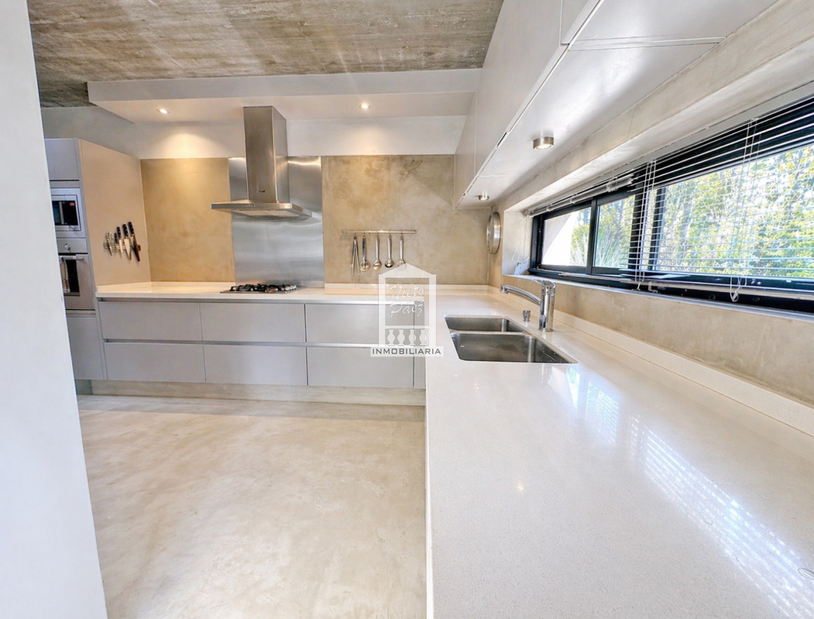 Casa ID.34860 - Barrio Privado, 3 dorm y servicio. Piscina. DVH