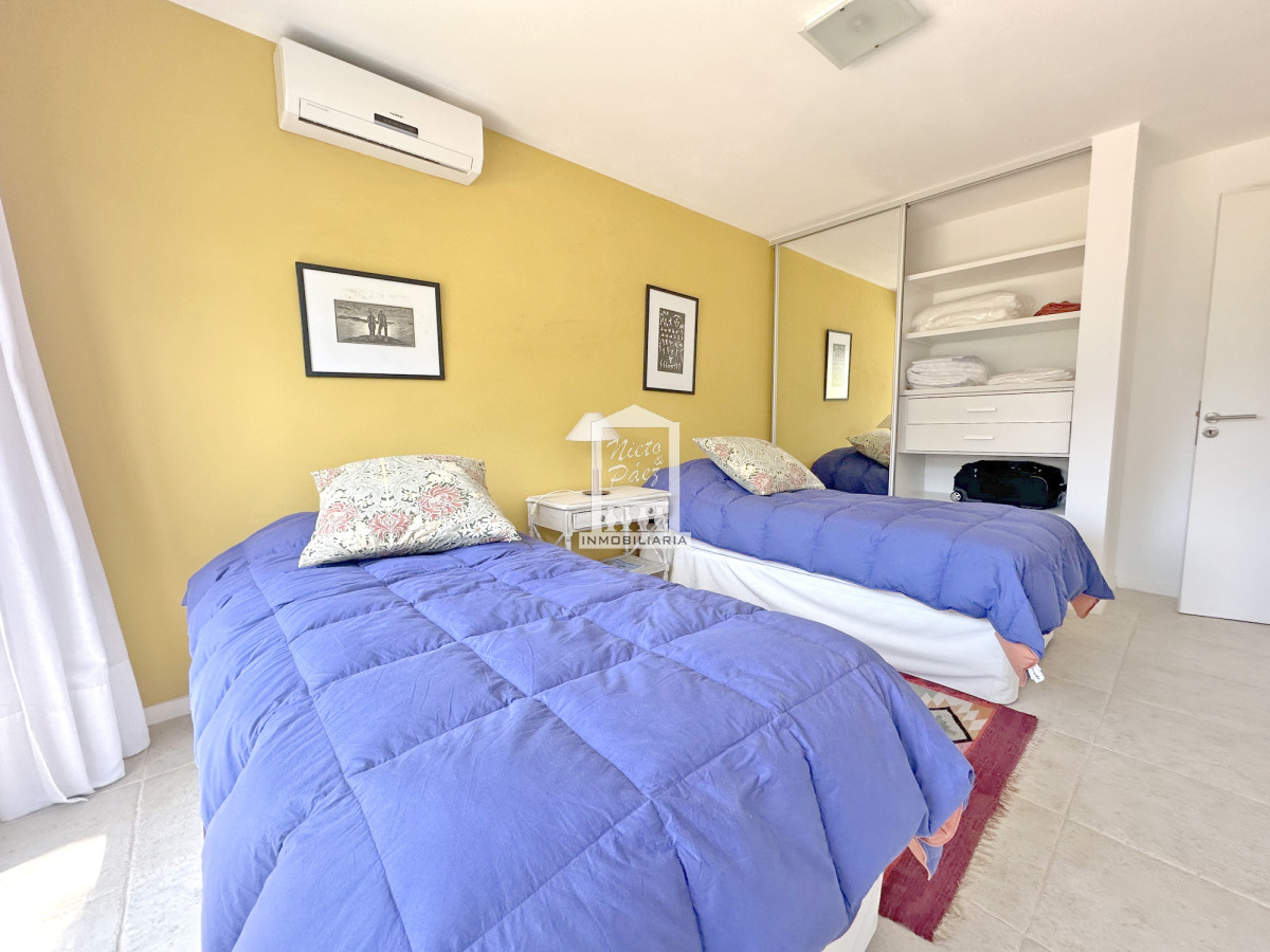 Casa ID.40198 - Exclusivo barrio privado, 3 suites + servicio completo, pileta. Losa radiante