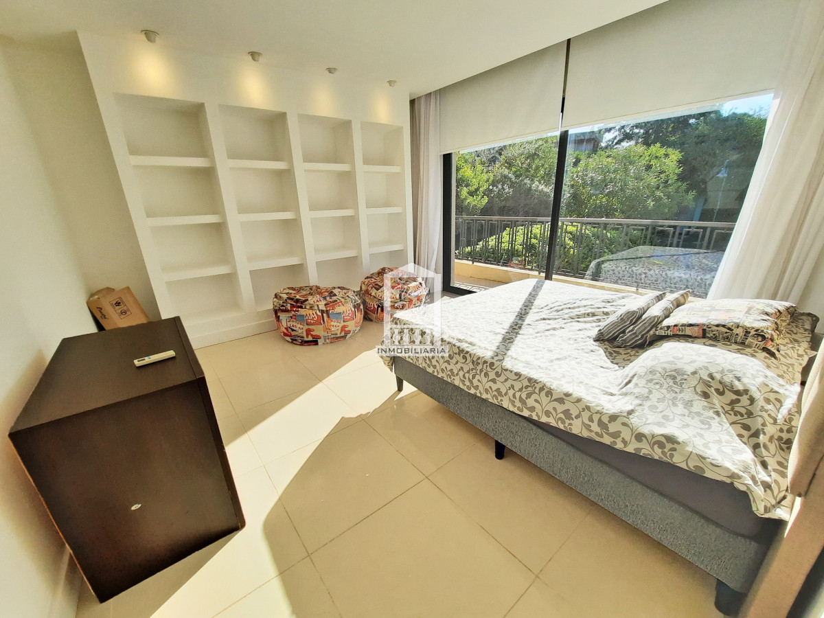 Casa ID.38066 - Barrio privado, 565 m2 construidos, 6 dorm
