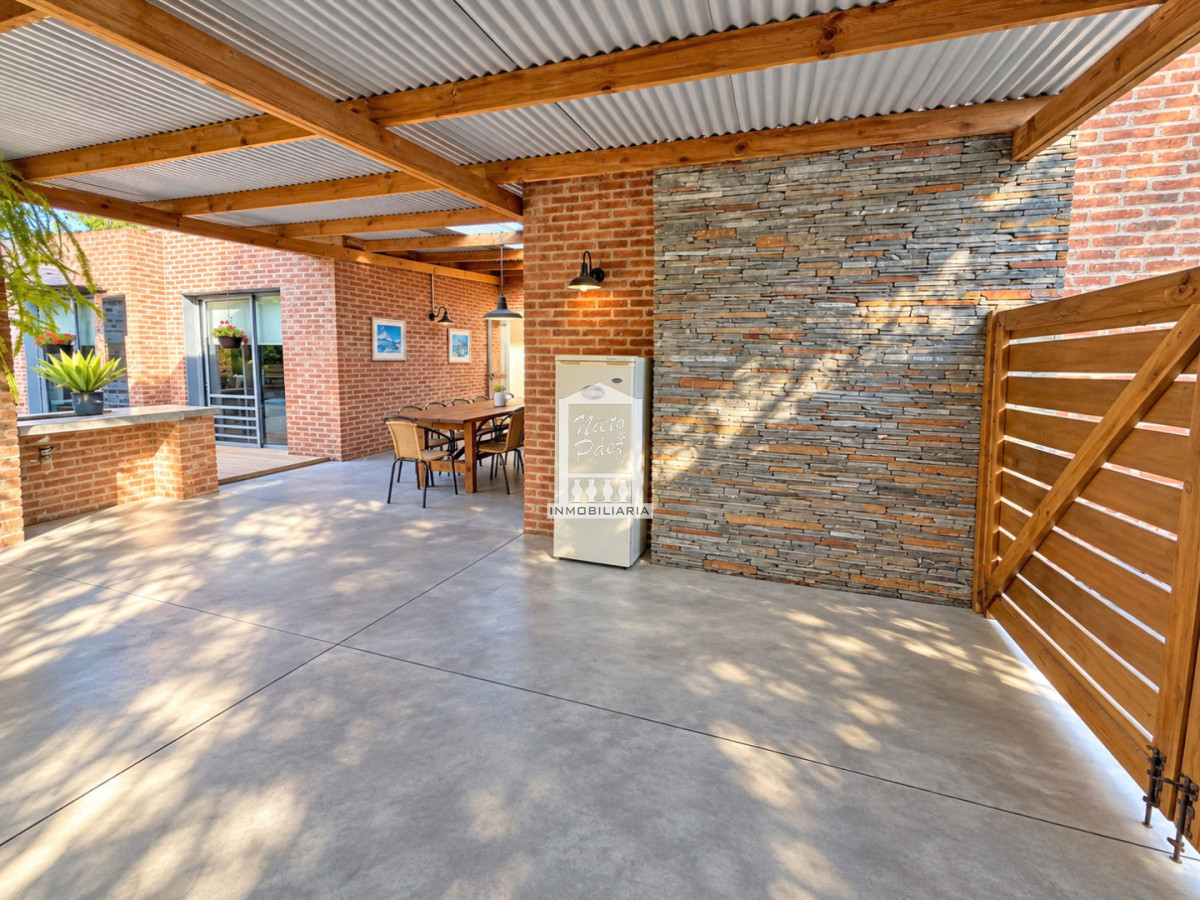 Casa ID.41528 - Casa de 4 dormitorios en La Arbolada, Barrio Privado, Punta del Este
