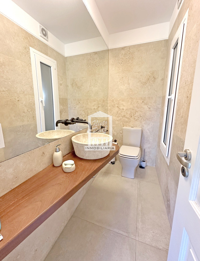 Casa ID.37864 - Mega casa en barrio privado, 662 m2 construidos en 4 lotes.
