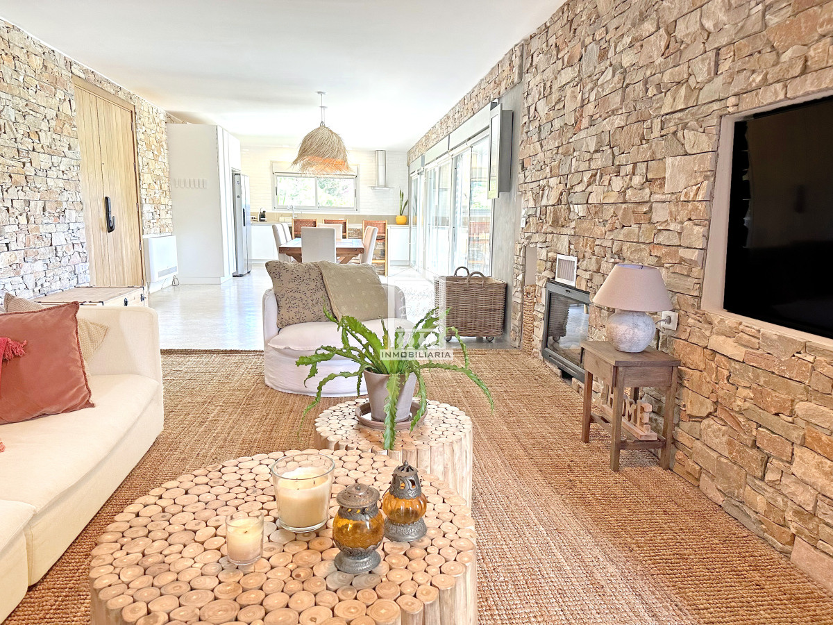 Casa ID.39809 - Barrio privado. 3 suites, piscina climatizada. DVH, calefacción central