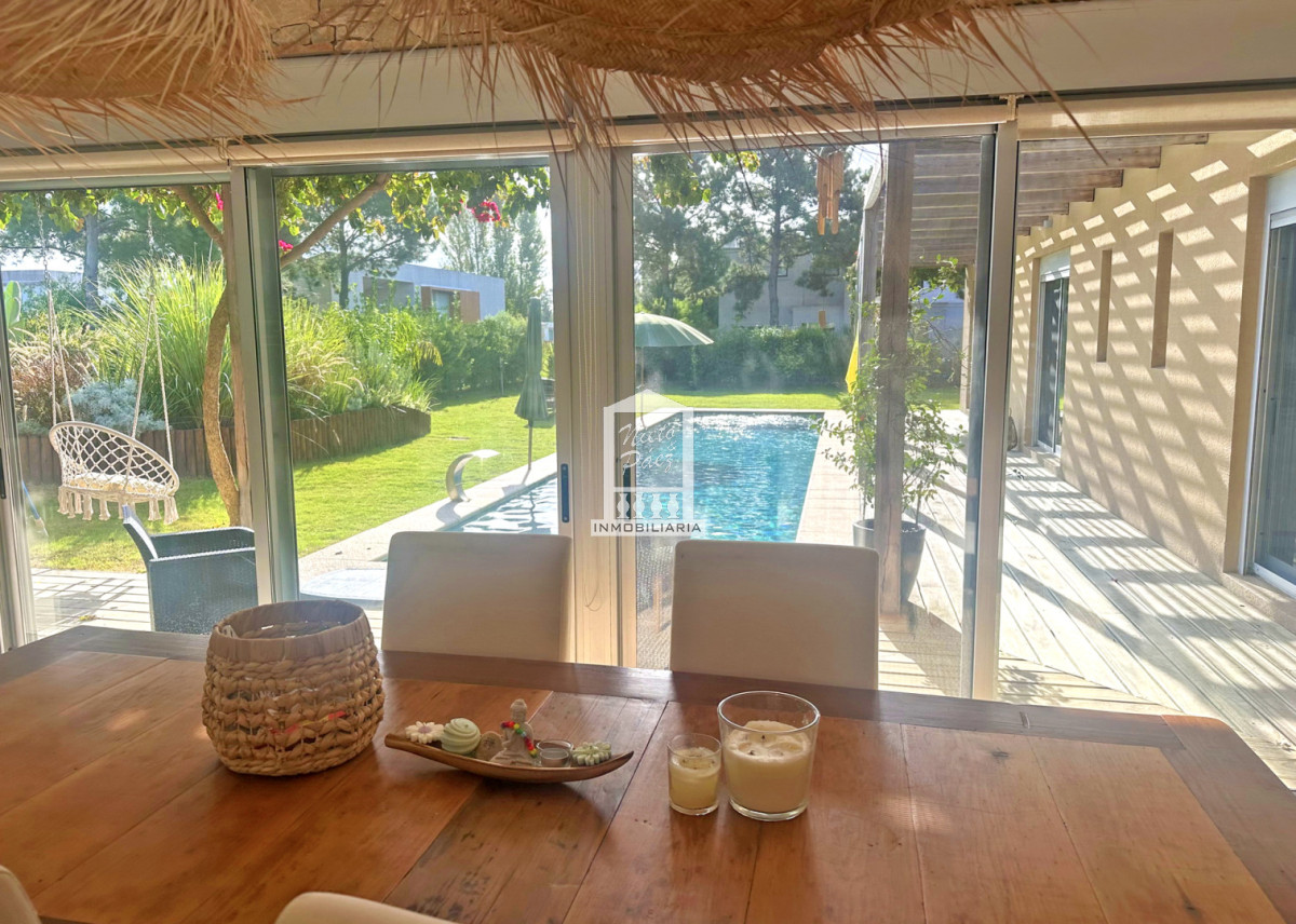 Casa ID.39809 - Barrio privado. 3 suites, piscina climatizada. DVH, calefacción central