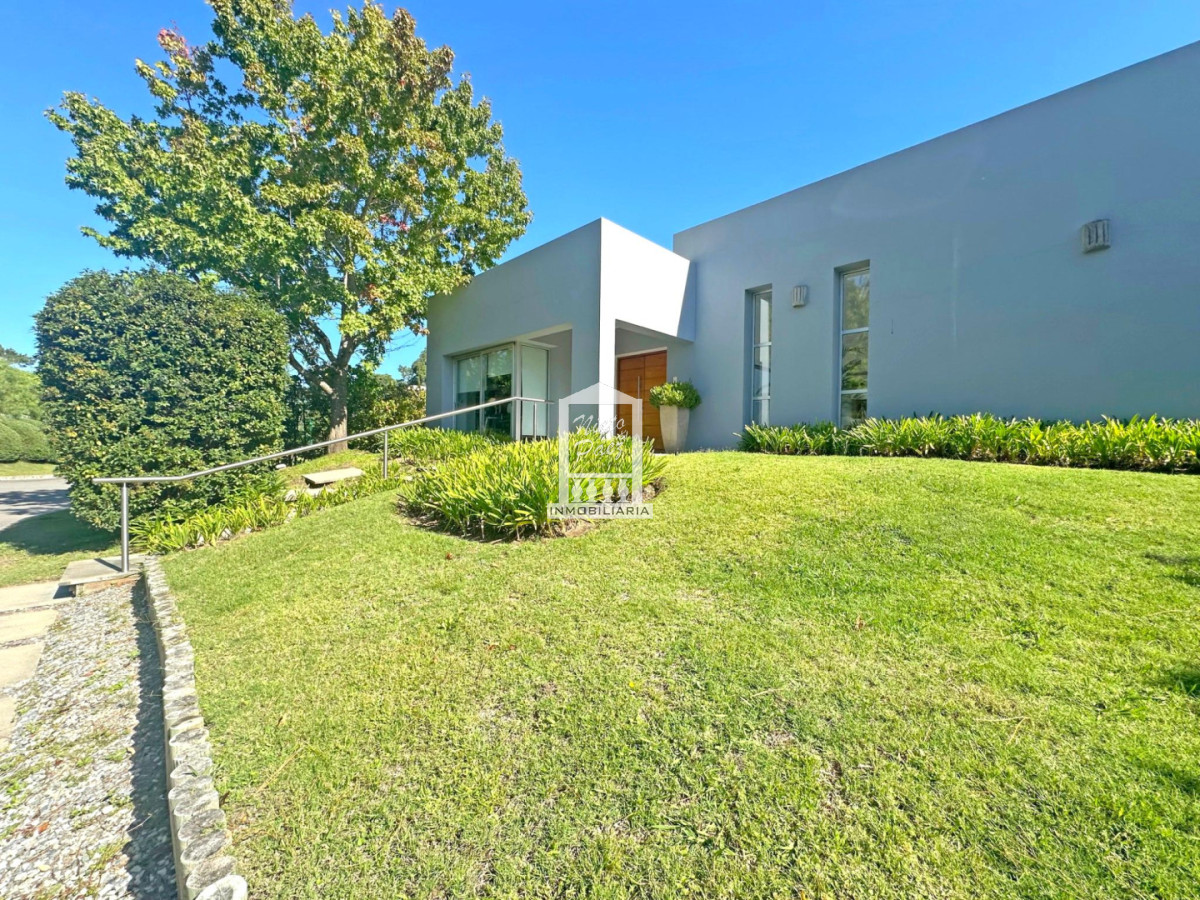 Barrio privado, 1.370 m2 de terreno.  - NYP34620C