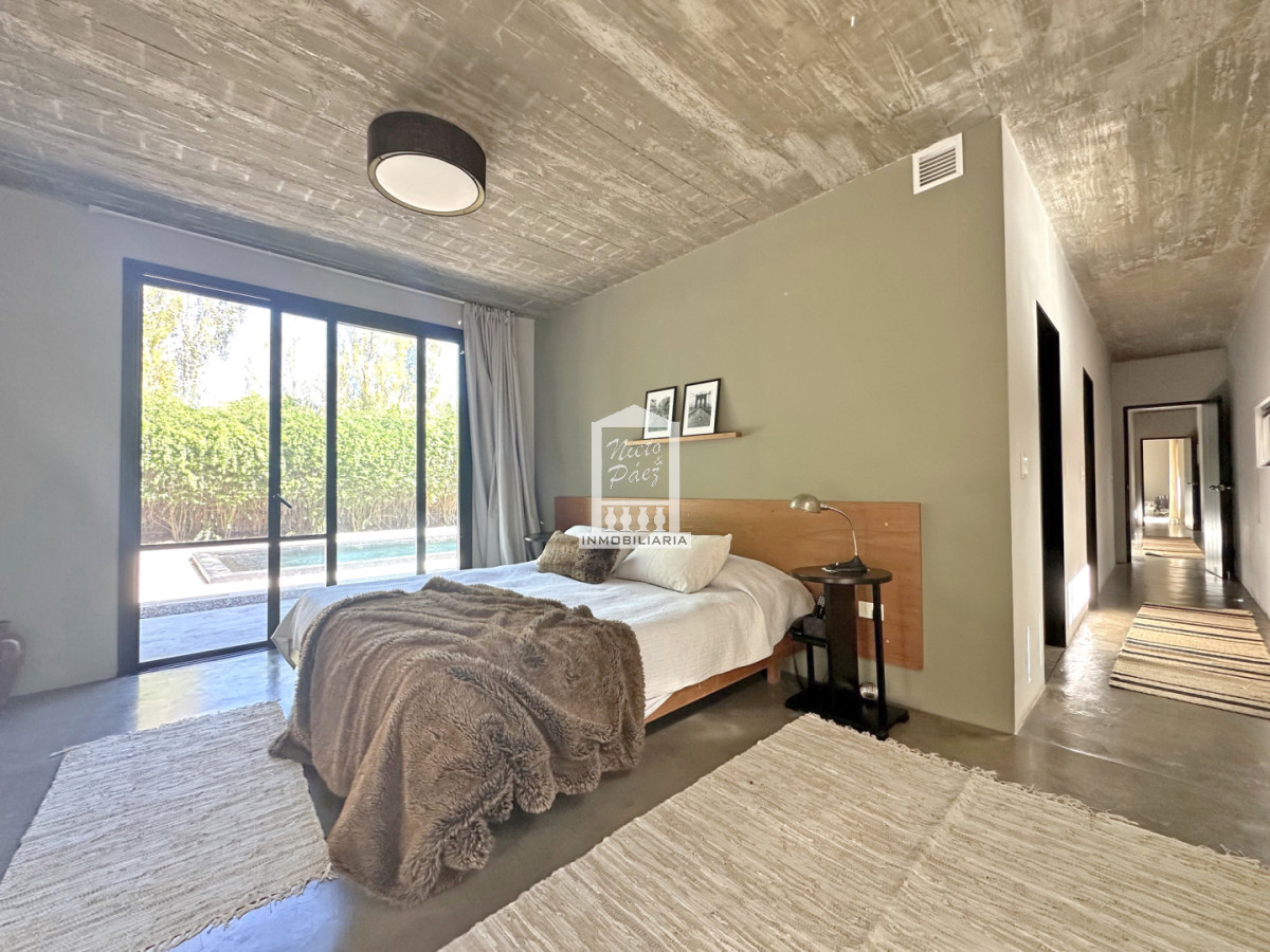 Casa ID.34860 - Barrio Privado, 3 dorm y servicio. Piscina. DVH