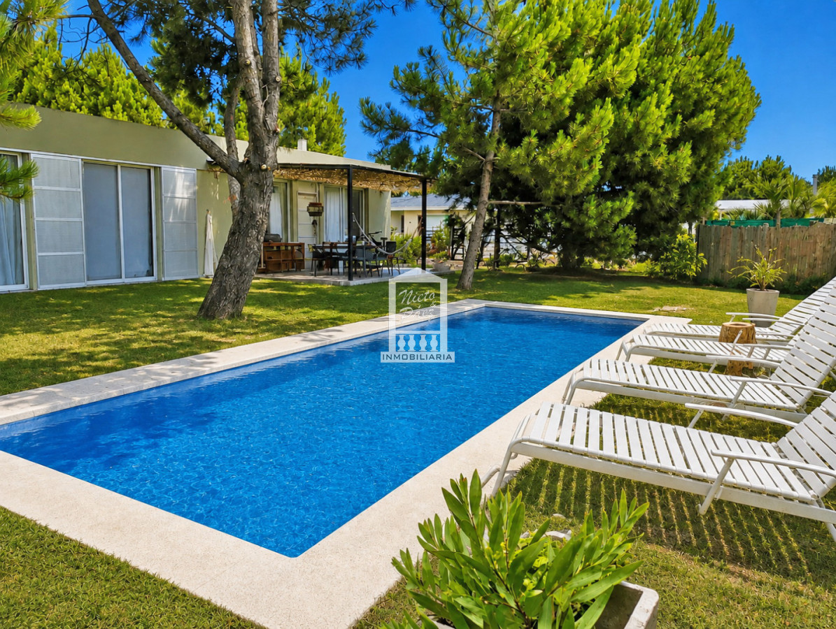 Casa ID.41009 - Barrio Privado, 4 dorm. Piscina climatizada