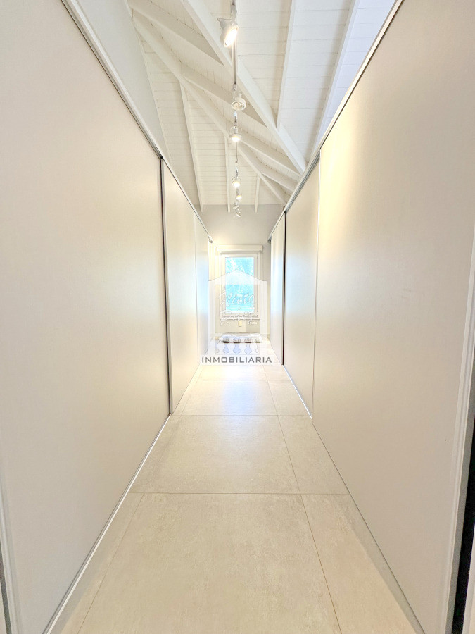 Casa ID.37864 - Mega casa en barrio privado, 662 m2 construidos en 4 lotes.
