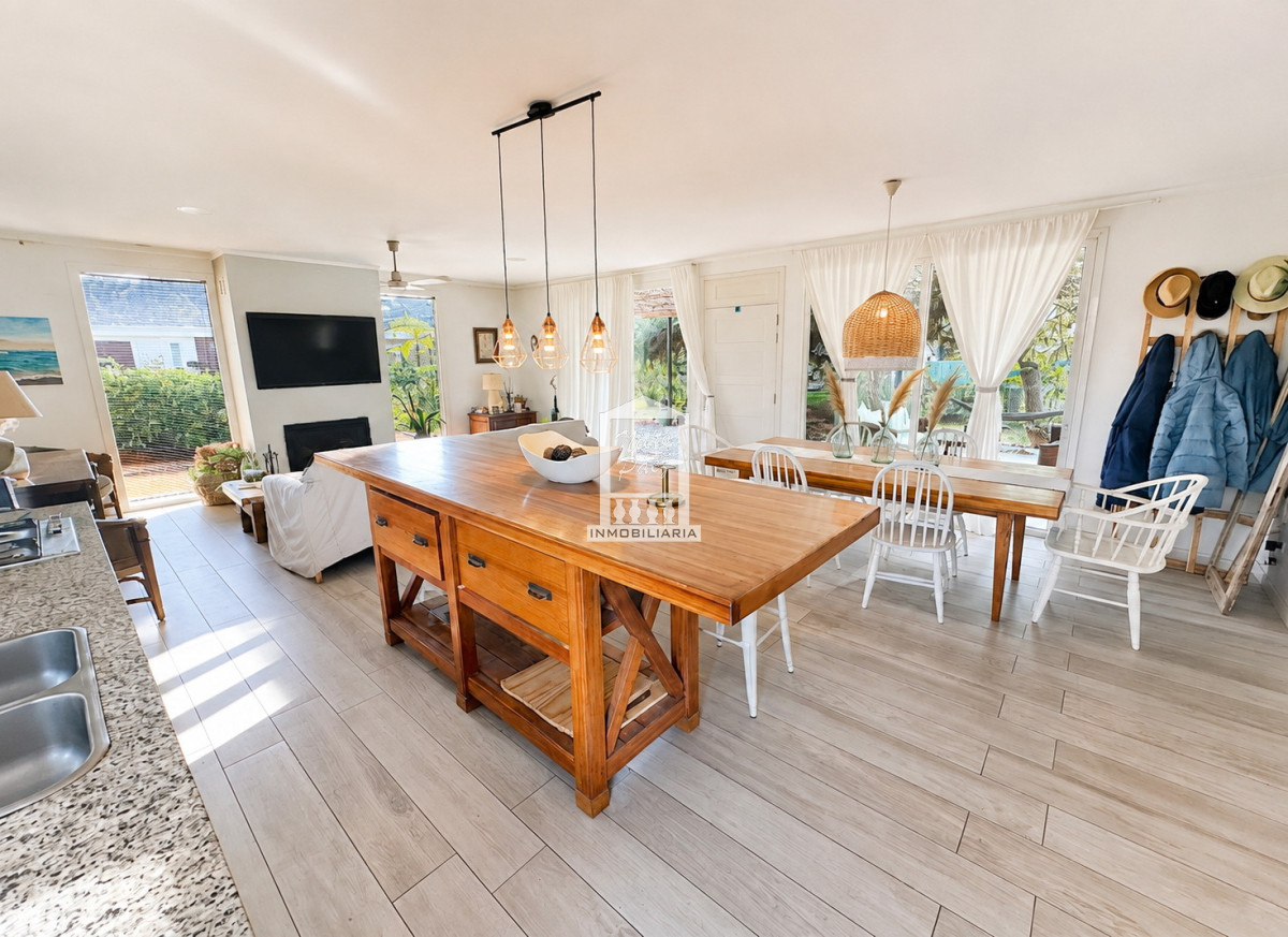 Casa ID.41009 - Barrio Privado, 4 dorm. Piscina climatizada