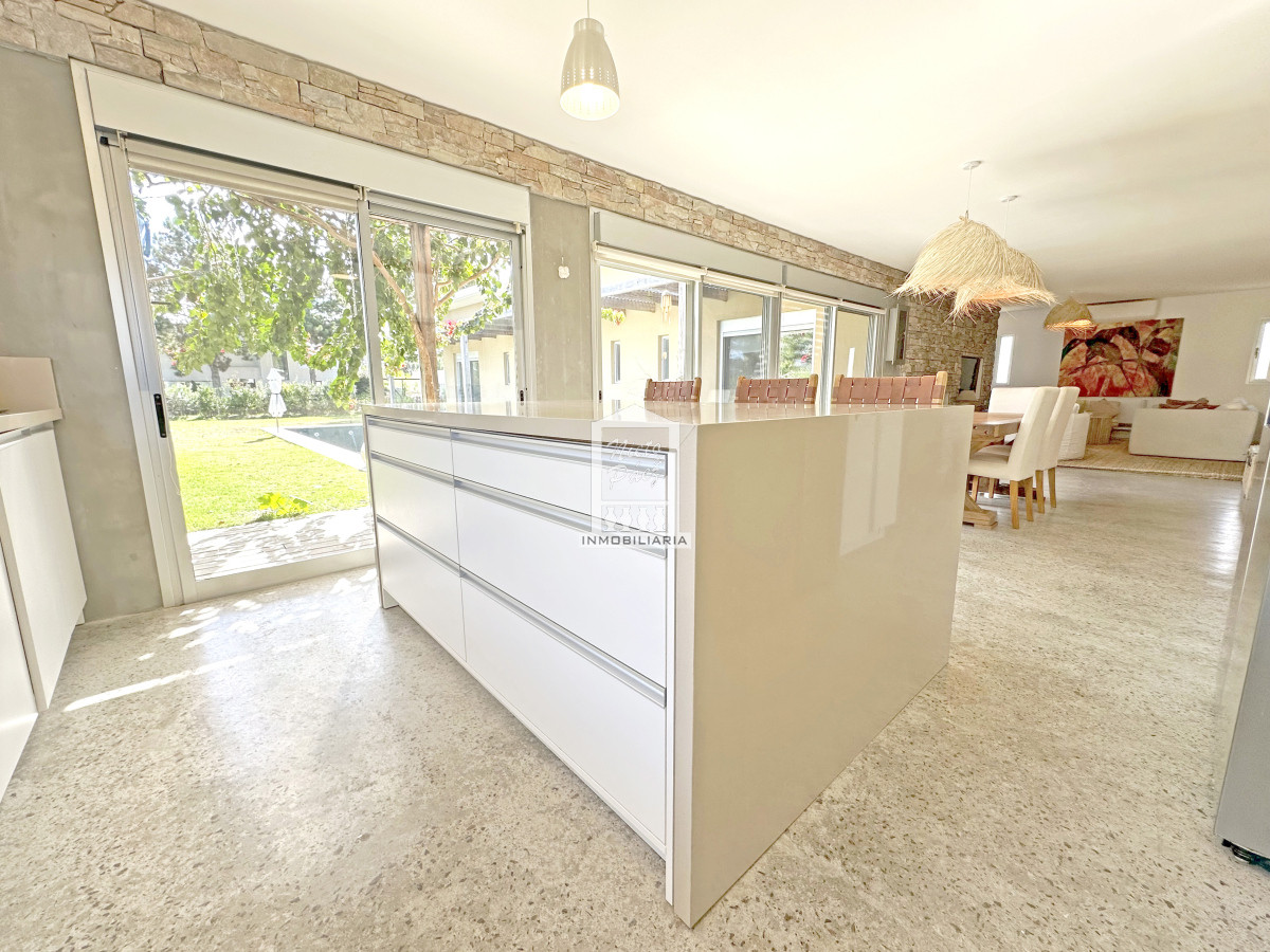 Casa ID.39809 - Barrio privado. 3 suites, piscina climatizada. DVH, calefacción central
