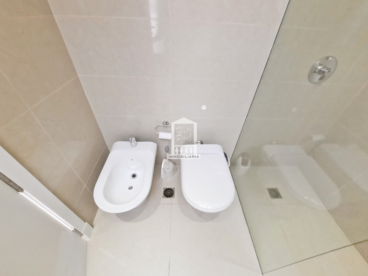 Casa ID.38066 - Barrio privado, 565 m2 construidos, 6 dorm