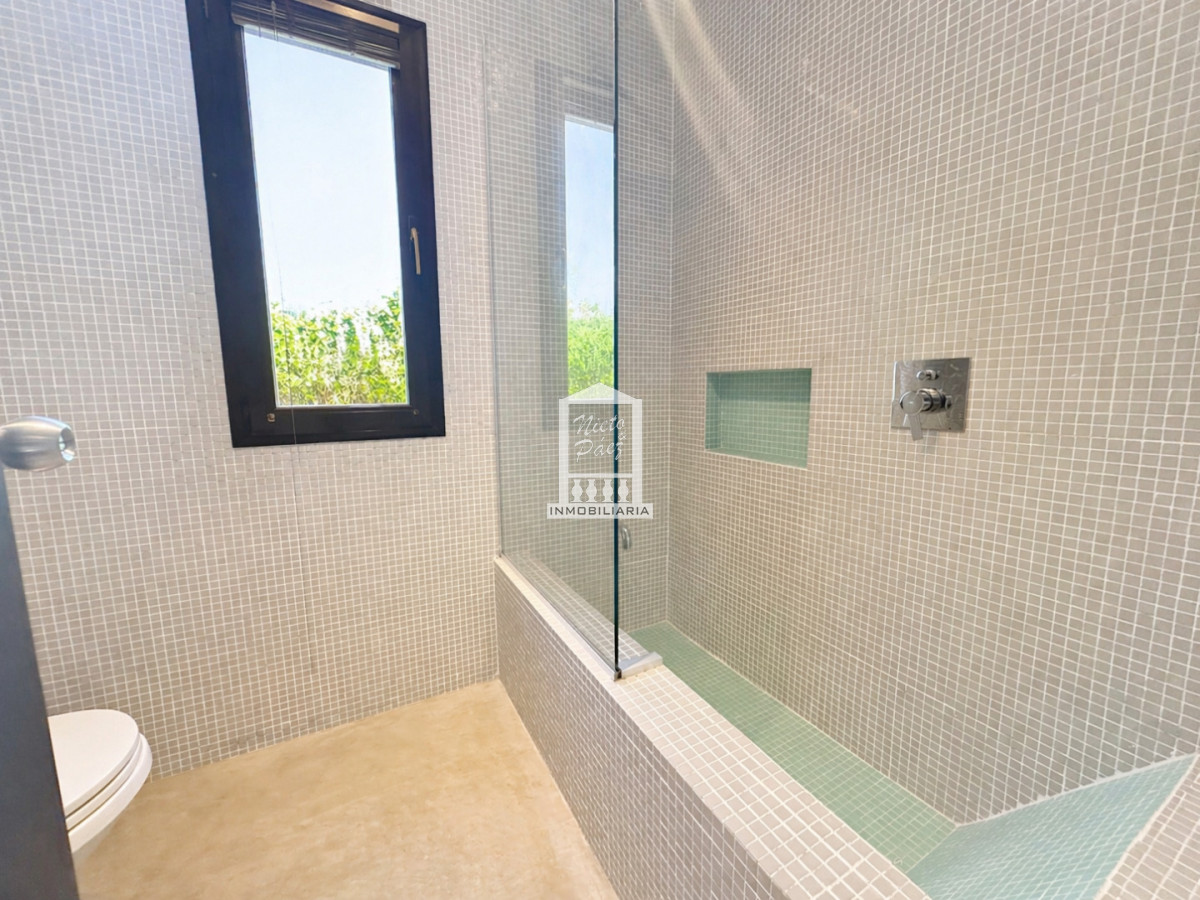 Casa ID.34860 - Barrio Privado, 3 dorm y servicio. Piscina. DVH
