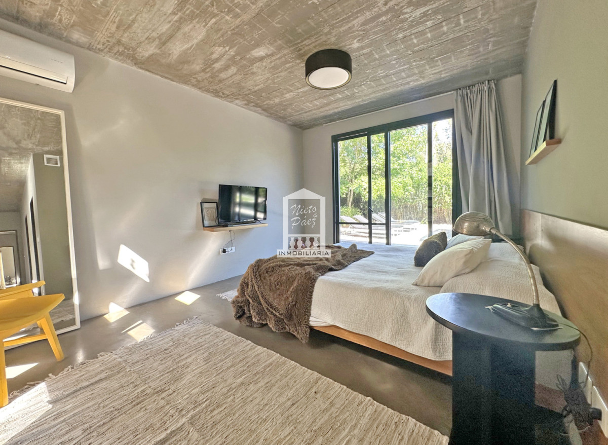 Casa ID.34860 - Barrio Privado, 3 dorm y servicio. Piscina. DVH