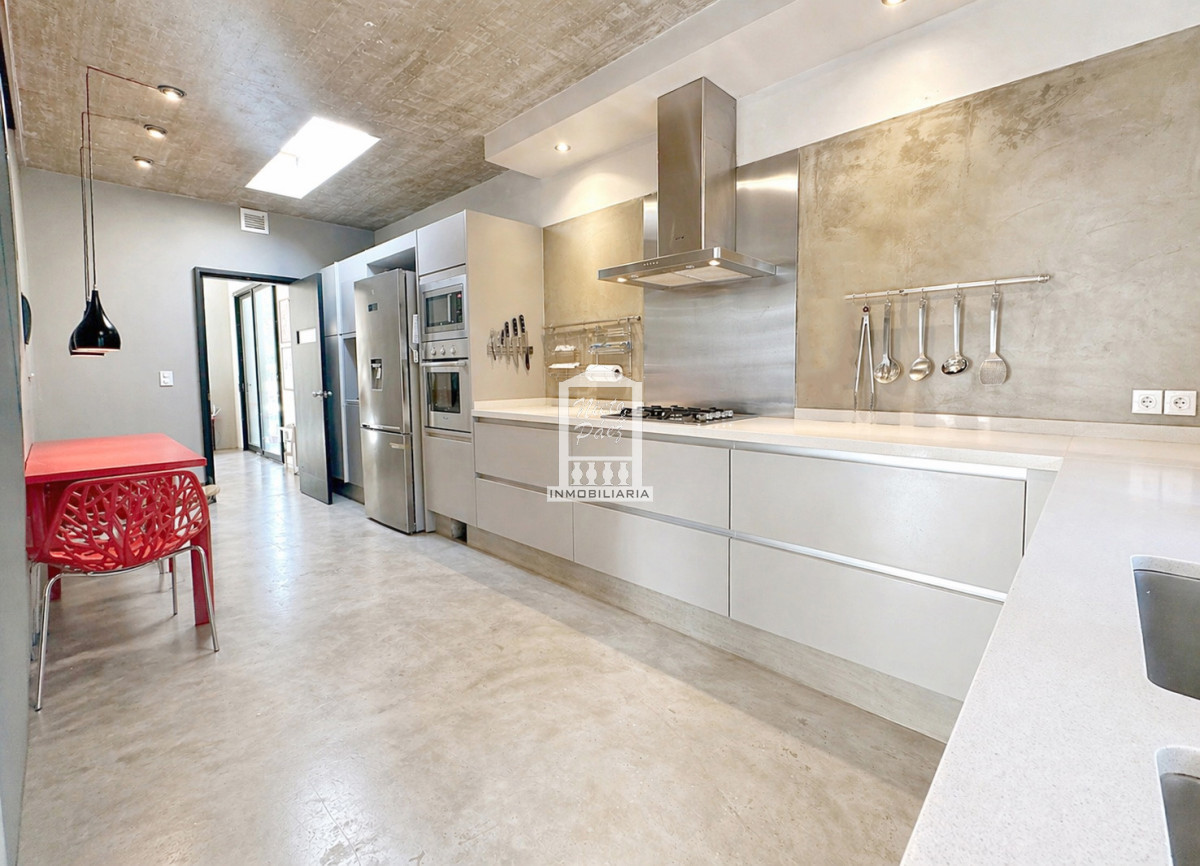 Casa ID.34860 - Barrio Privado, 3 dorm y servicio. Piscina. DVH