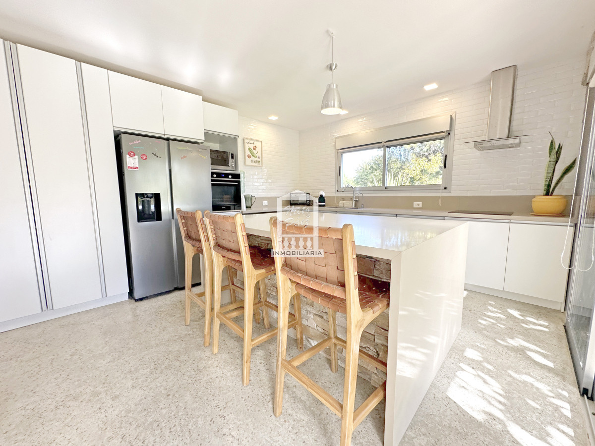 Casa ID.39809 - Barrio privado. 3 suites, piscina climatizada. DVH, calefacción central