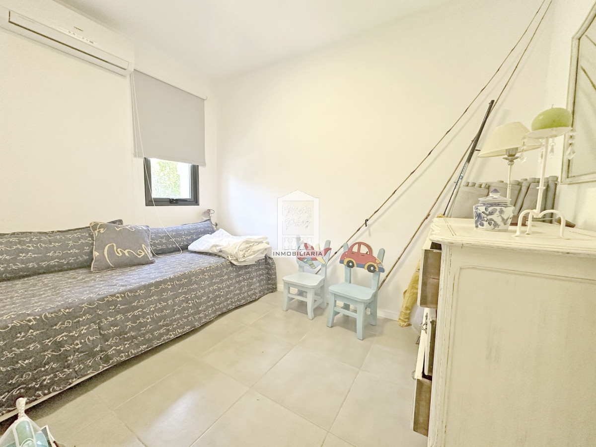 Casa ID.40198 - Exclusivo barrio privado, 3 suites + servicio completo, pileta. Losa radiante