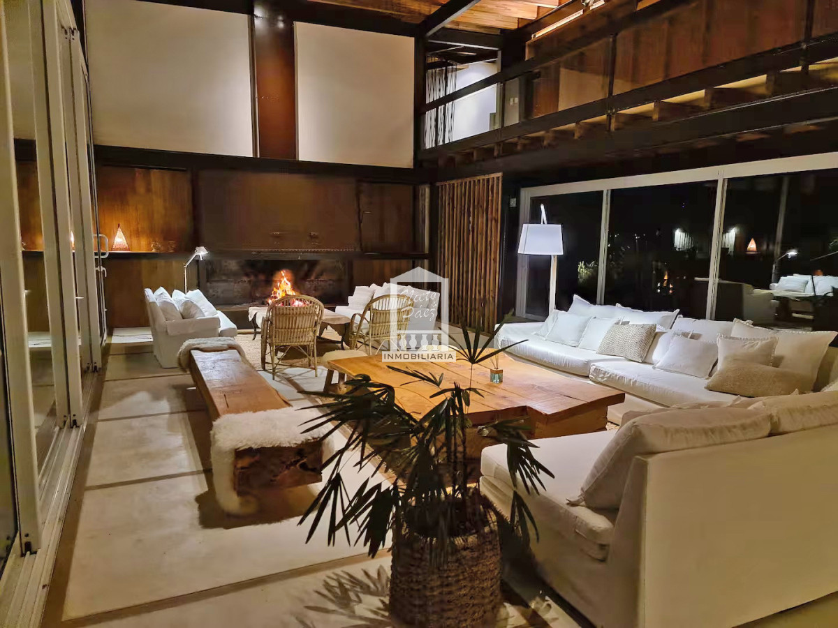 Casa ID.37826 - Exclusiva casa de diseño 750 m2 en Pueblo Mío.