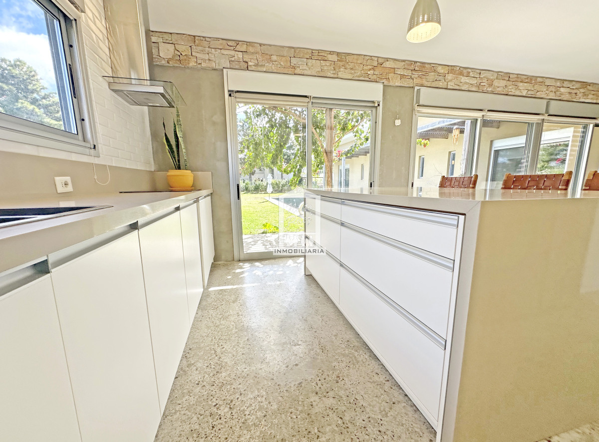 Casa ID.39809 - Barrio privado. 3 suites, piscina climatizada. DVH, calefacción central