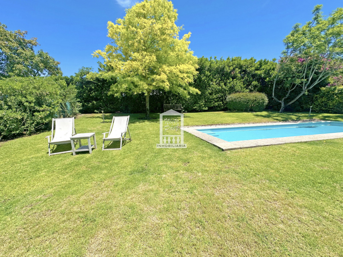 Casa ID.40198 - Exclusivo barrio privado, 3 suites + servicio completo, pileta. Losa radiante