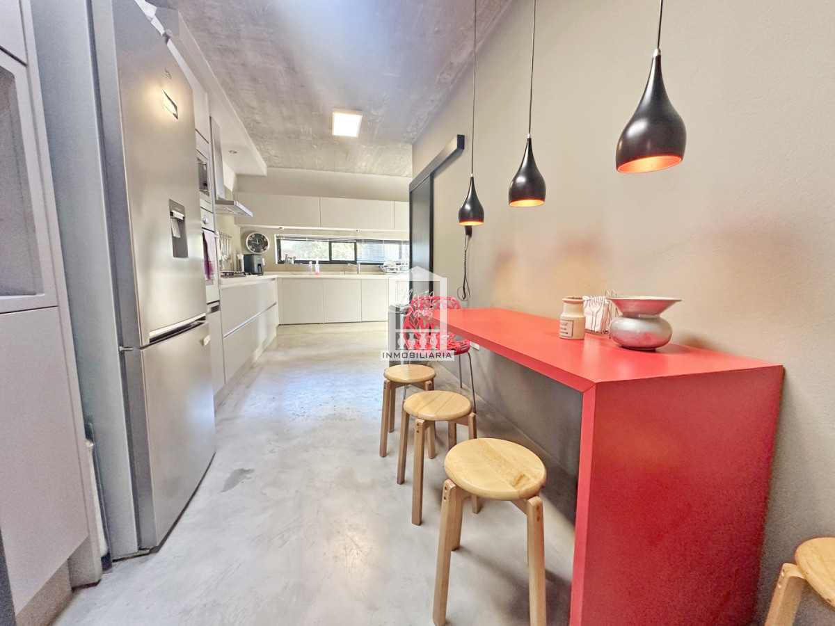 Casa ID.34860 - Barrio Privado, 3 dorm y servicio. Piscina. DVH