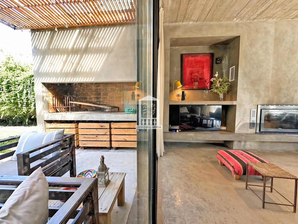Casa ID.34860 - Barrio Privado, 3 dorm y servicio. Piscina. DVH