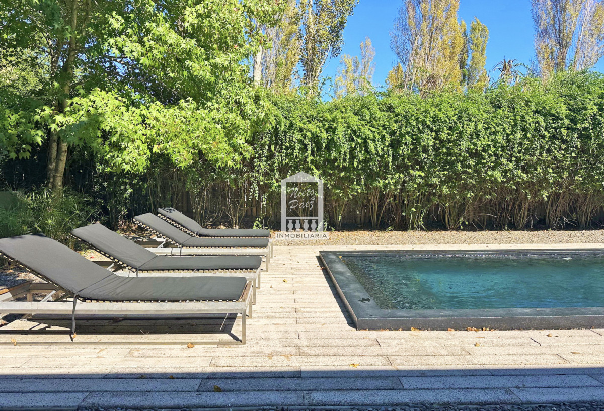 Casa ID.34860 - Barrio Privado, 3 dorm y servicio. Piscina. DVH