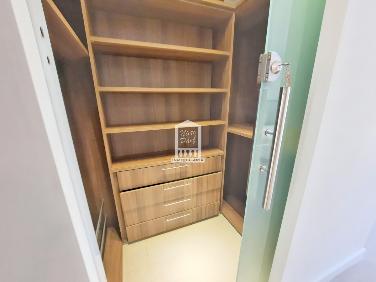 Casa ID.38066 - Barrio privado, 565 m2 construidos, 6 dorm