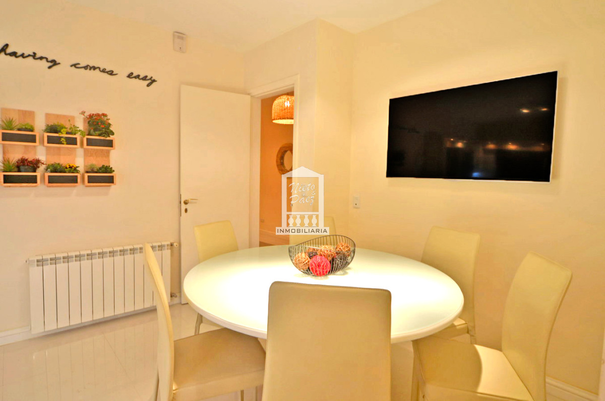 Casa ID.32879 - Playa Mansa, RECICLADA, 485 m2 construidos, 4 dormitorios, piscina climatizada. 2 garajes