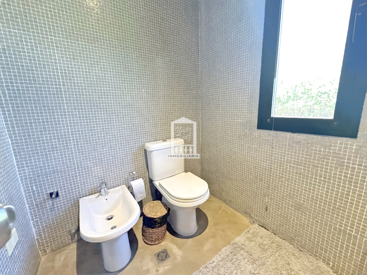 Casa ID.34860 - Barrio Privado, 3 dorm y servicio. Piscina. DVH