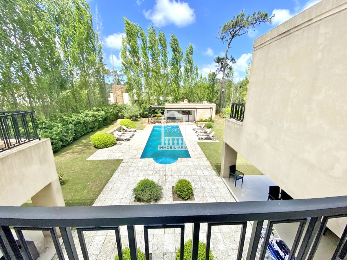 Casa ID.38066 - Barrio privado, 565 m2 construidos, 6 dorm