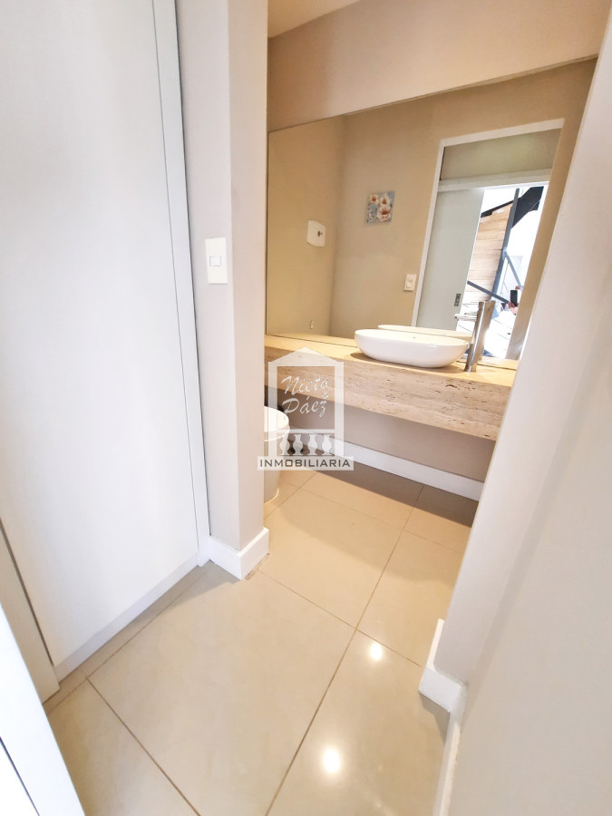 Casa ID.38066 - Barrio privado, 565 m2 construidos, 6 dorm