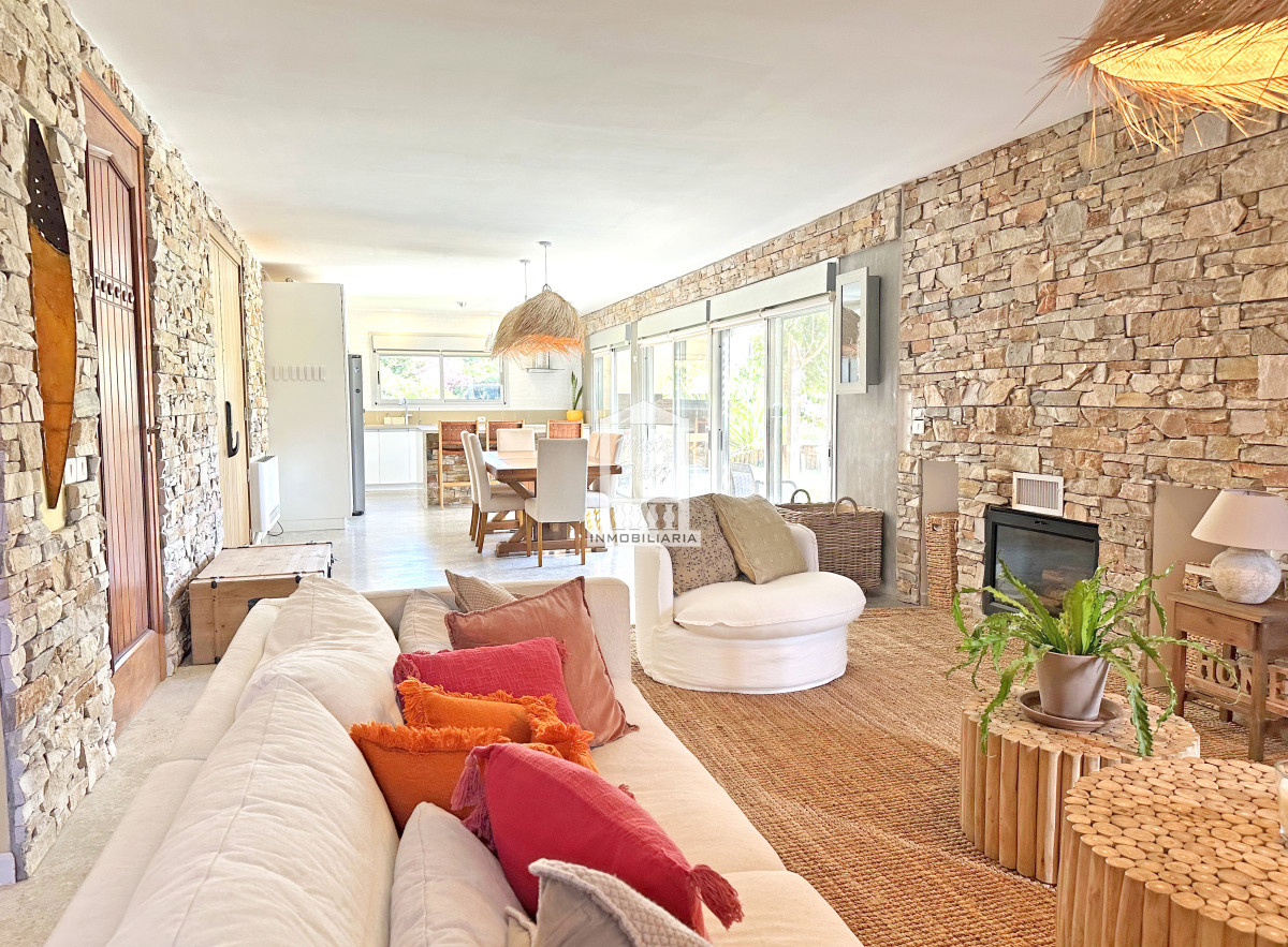 Casa ID.39809 - Barrio privado. 3 suites, piscina climatizada. DVH, calefacción central