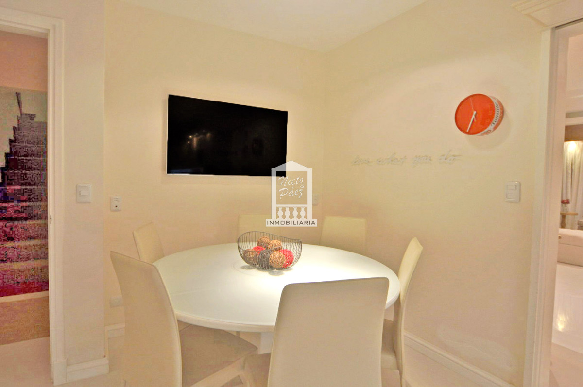 Casa ID.32879 - Playa Mansa, RECICLADA, 485 m2 construidos, 4 dormitorios, piscina climatizada. 2 garajes