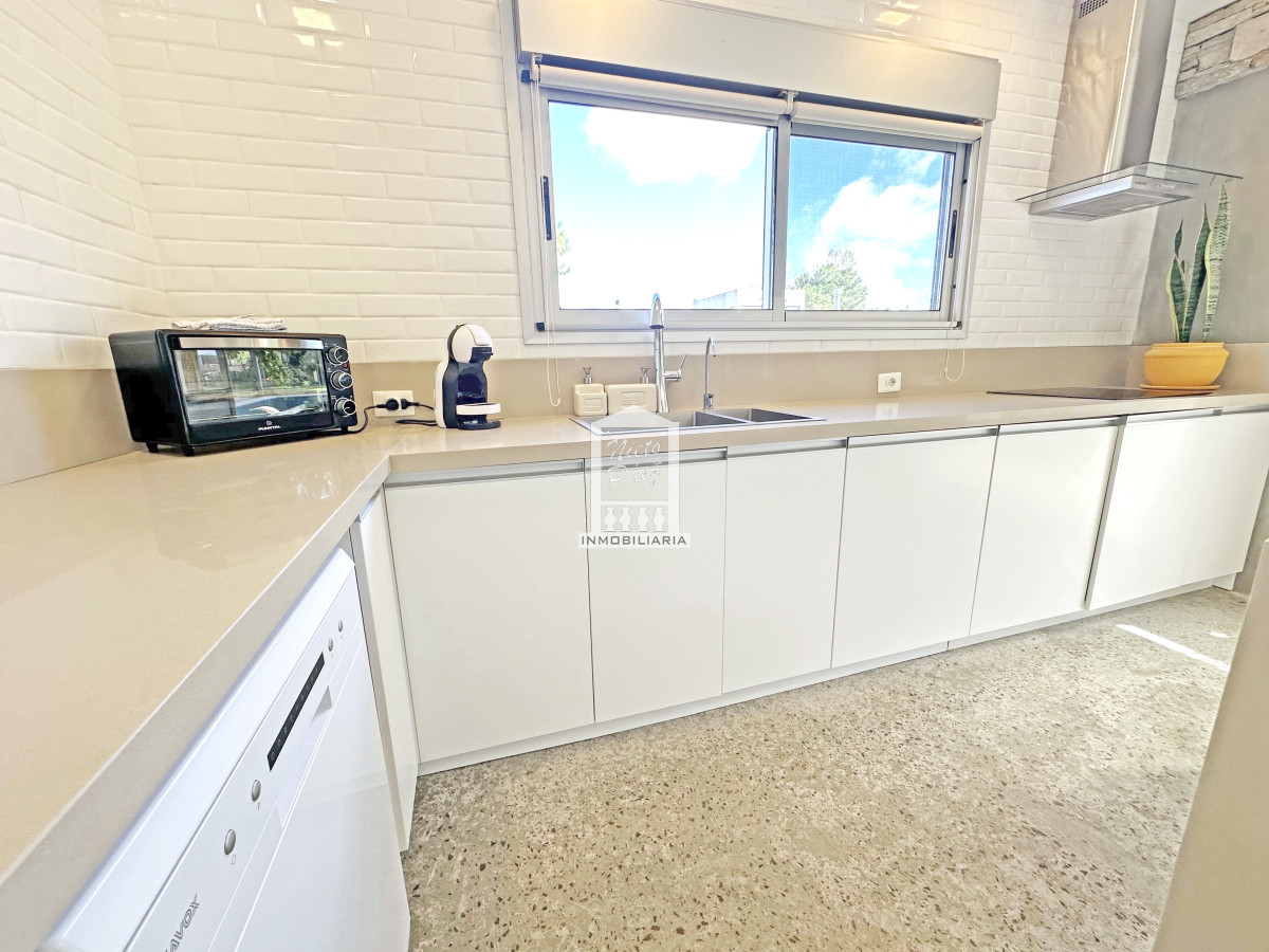 Casa ID.39809 - Barrio privado. 3 suites, piscina climatizada. DVH, calefacción central