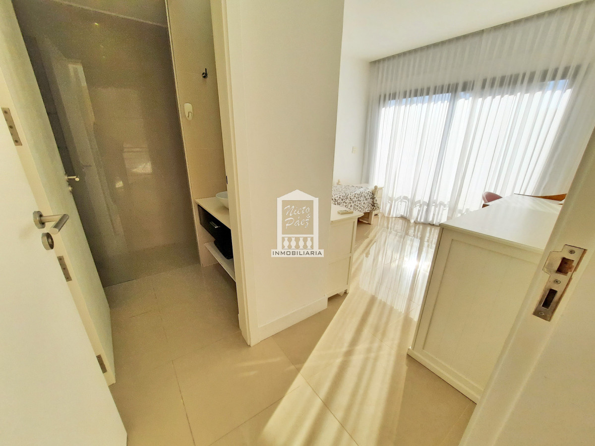 Casa ID.38066 - Barrio privado, 565 m2 construidos, 6 dorm