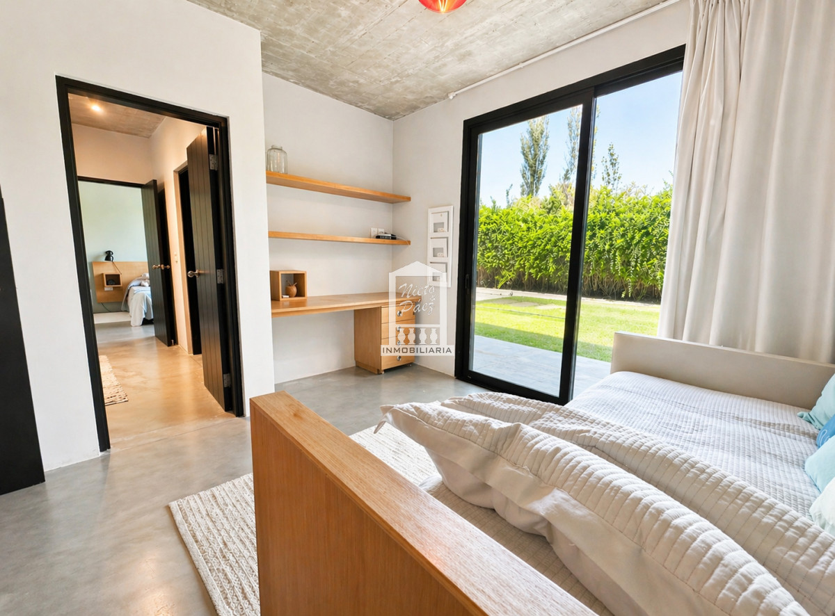 Casa ID.34860 - Barrio Privado, 3 dorm y servicio. Piscina. DVH