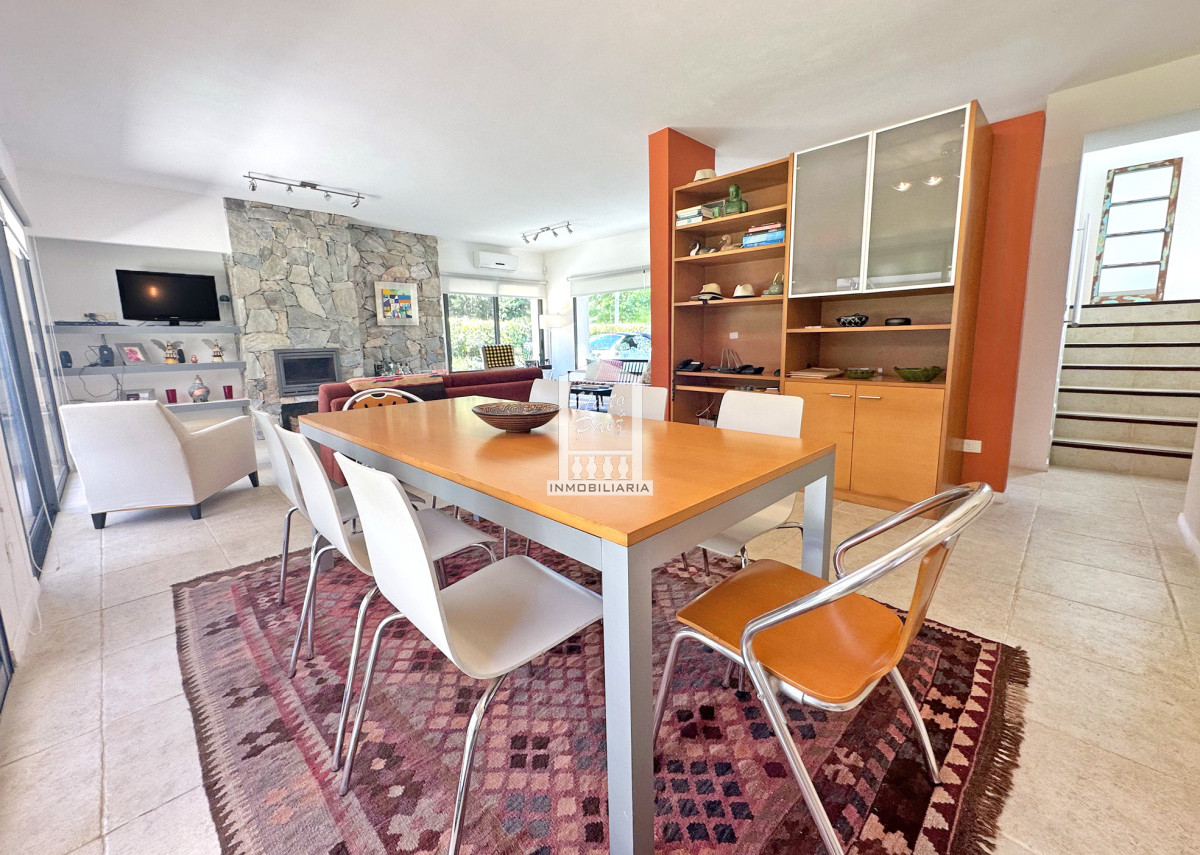 Casa ID.40198 - Exclusivo barrio privado, 3 suites + servicio completo, pileta. Losa radiante