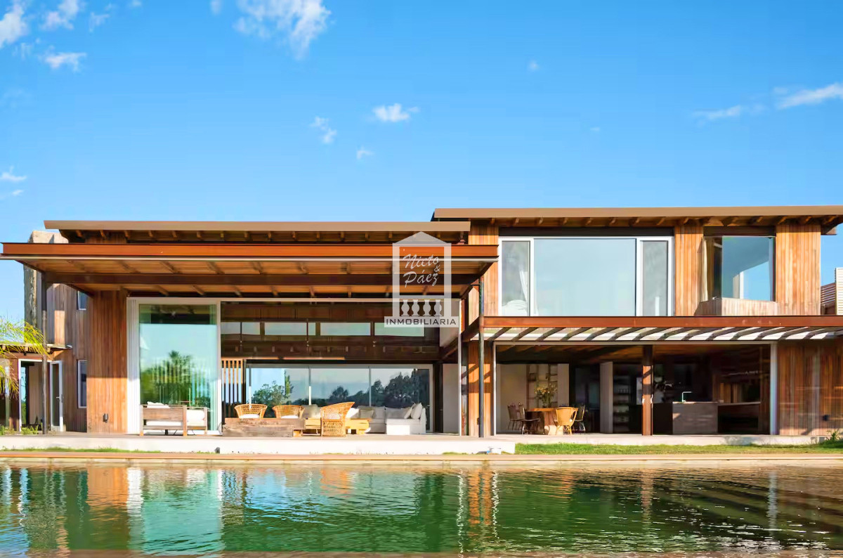 Casa ID.37826 - Exclusiva casa de diseño 750 m2 en Pueblo Mío.