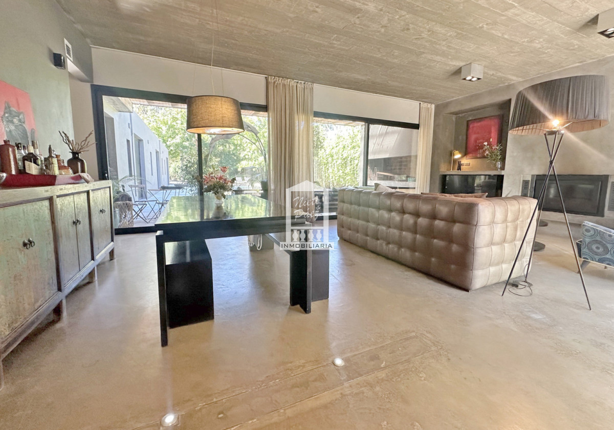 Casa ID.34860 - Barrio Privado, 3 dorm y servicio. Piscina. DVH