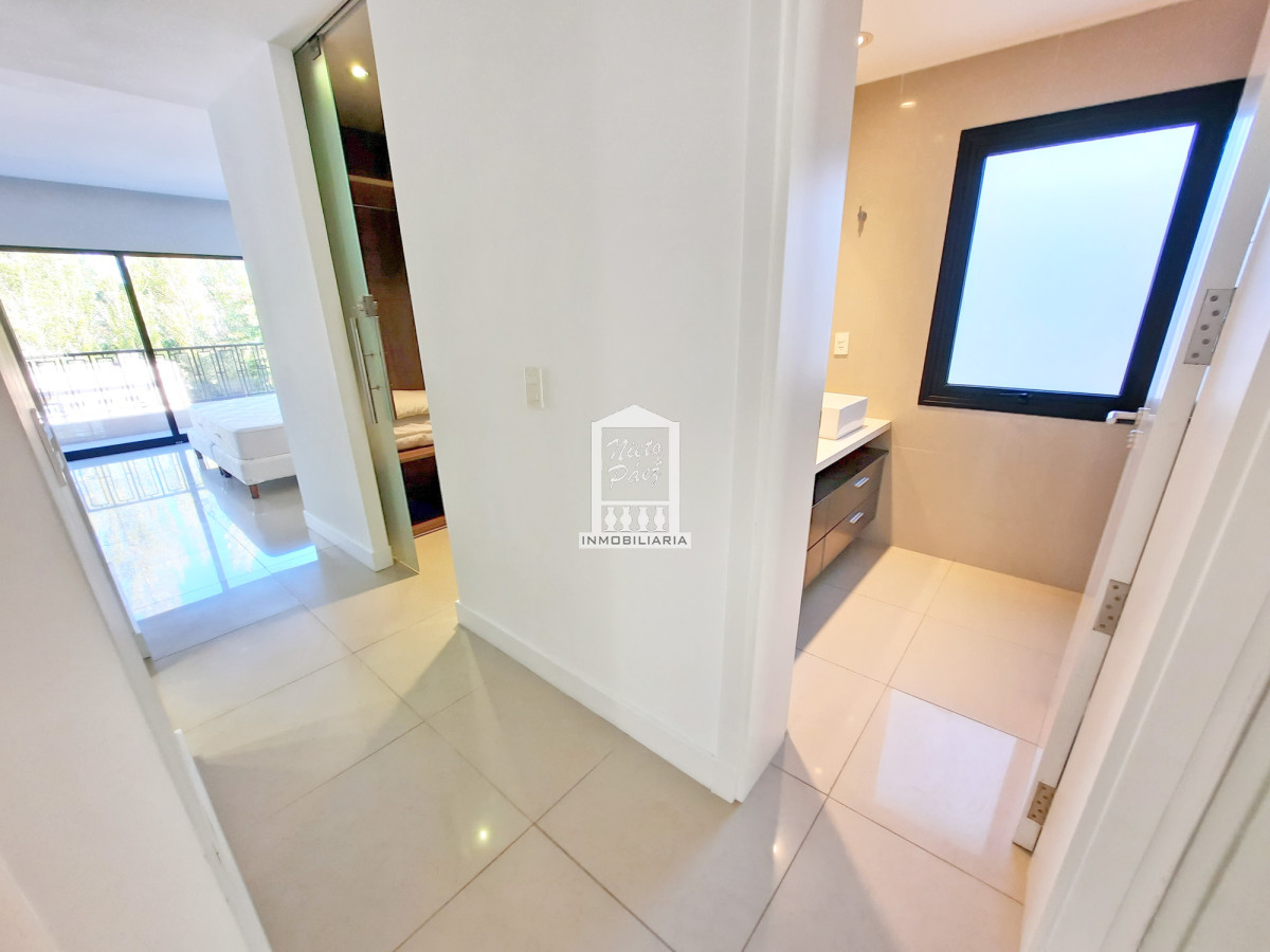 Casa ID.38066 - Barrio privado, 565 m2 construidos, 6 dorm