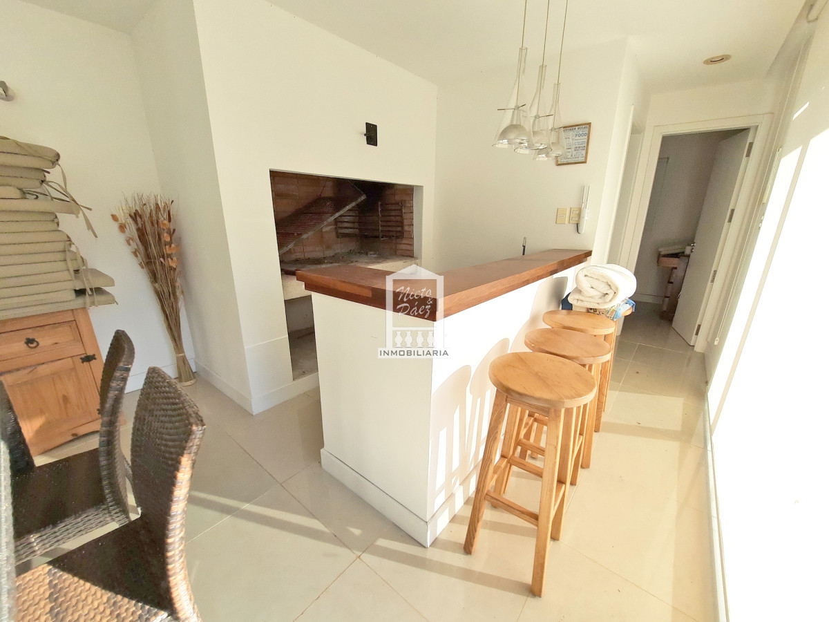 Casa ID.38066 - Barrio privado, 565 m2 construidos, 6 dorm