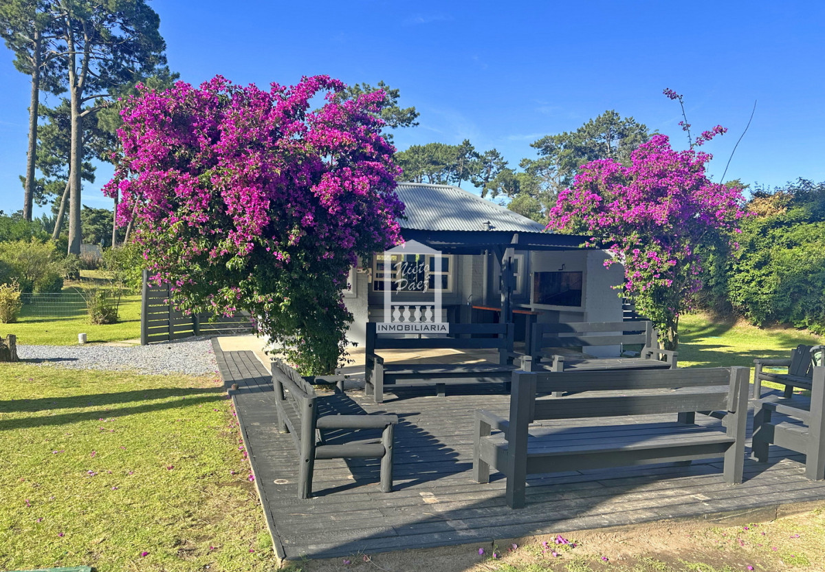 Casa ID.33898 - Barrio Privado. 500 m2 construidos, 1.491 m2 de terreno. Piscina climatizada. Pronta para entrar.
