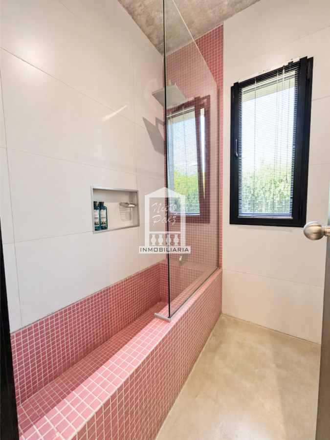 Casa ID.34860 - Barrio Privado, 3 dorm y servicio. Piscina. DVH