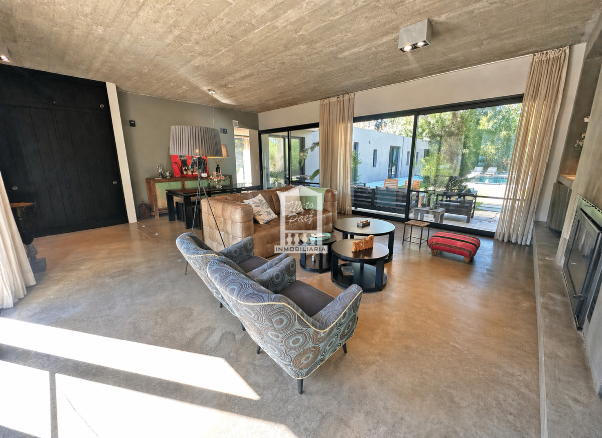 Casa ID.34860 - Barrio Privado, 3 dorm y servicio. Piscina. DVH