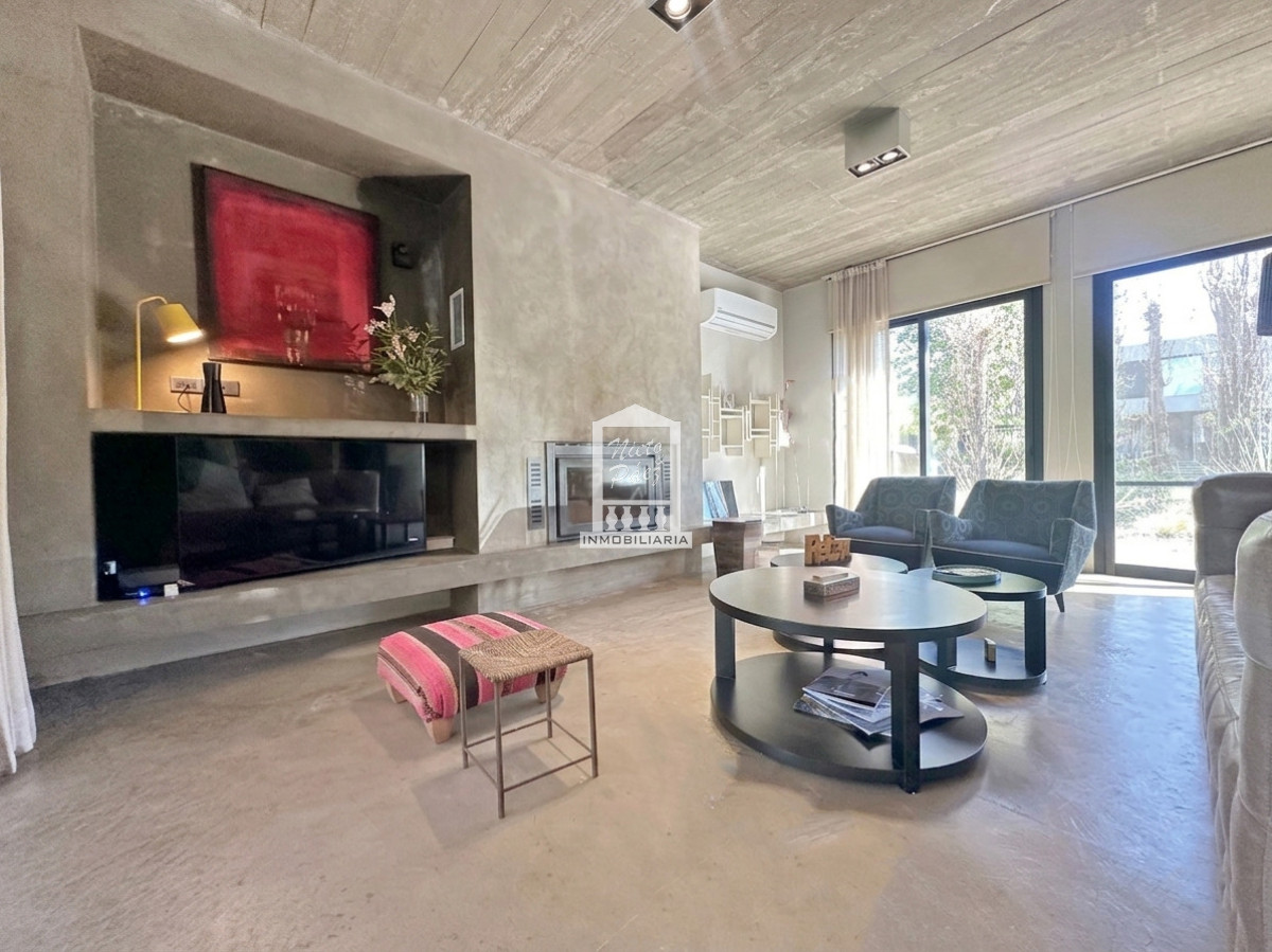 Casa ID.34860 - Barrio Privado, 3 dorm y servicio. Piscina. DVH