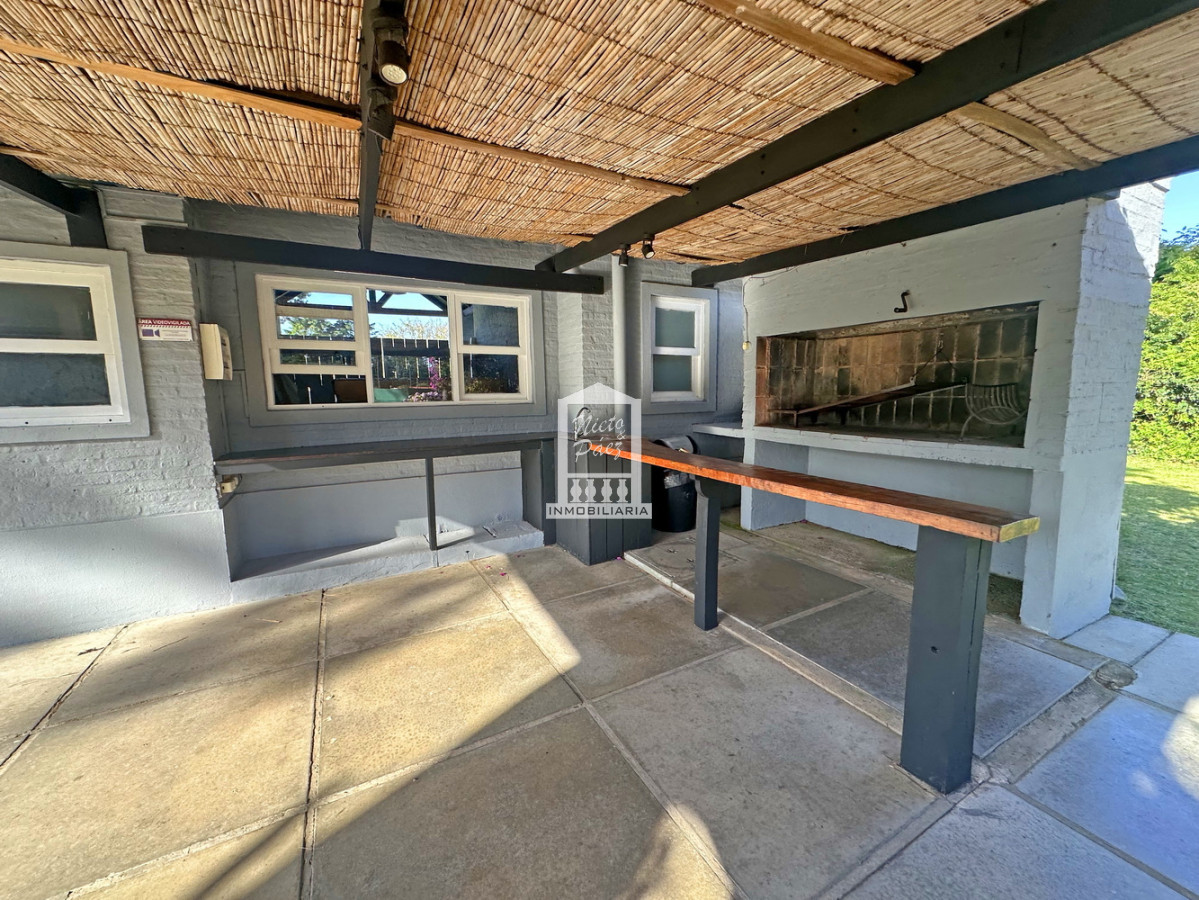 Casa ID.37864 - Mega casa en barrio privado, 662 m2 construidos en 4 lotes.